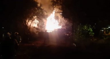 Karabük'teki yangınlarda 4 samanlık, metruk bina ve ticari taksi zarar gördü