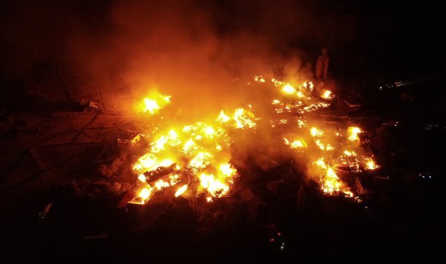 Kastamonu'da 20 evin kül olduğu yangın havadan görüntülendi