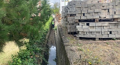 Safranbolu'da su taşkınlarına karşı temizlik çalışmaları yapıldı