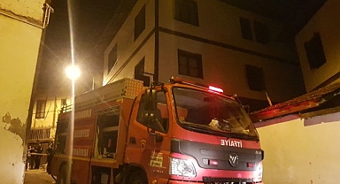 Tarihi konakta çıkan yangın paniğe neden oldu