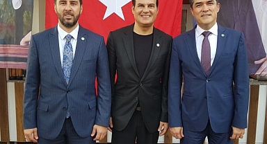 Ünlü şarkıcı Hakan Peker: