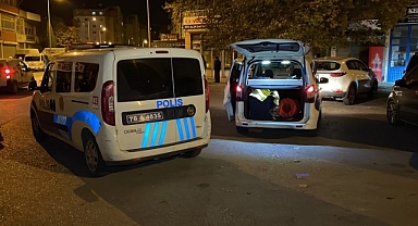 Ciple çarpışan otomobil iş yerine çarparak durabildi: 3 yaralı