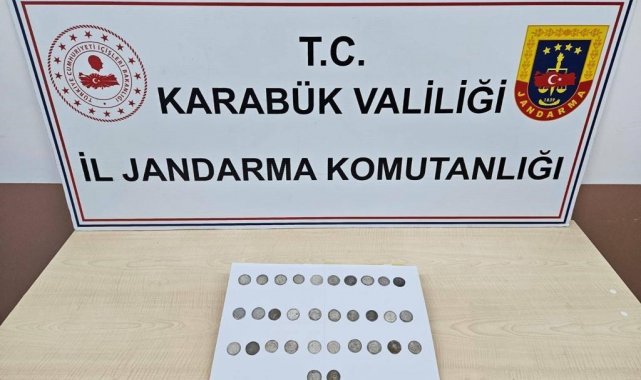 Üzerlerinde tarihi sikke paralarla yakalandılar