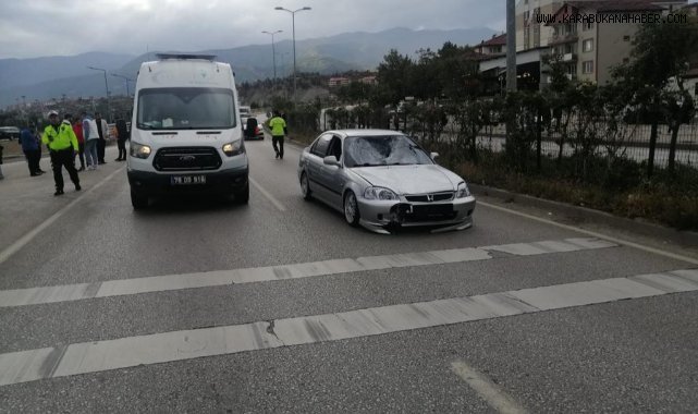 Yolun karşısına geçerken otomobilin çarptığı yaya yaralandı