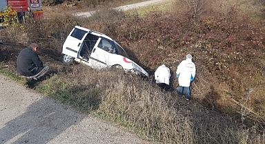 Kazada yaralanmasına rağmen annesinin cenazesi başında saatlerce bekledi