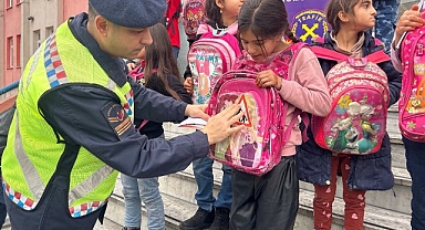 Jandarmadan öğrencilere trafik eğitimi