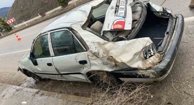 Karabük'te otomobil kayganlaşan yolda şarampole devrildi: 1 ölü, 1 yaralı