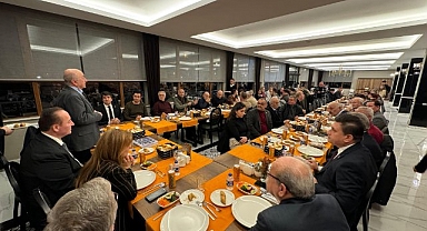 Milletvekili Akay gazetecilerle buluştu