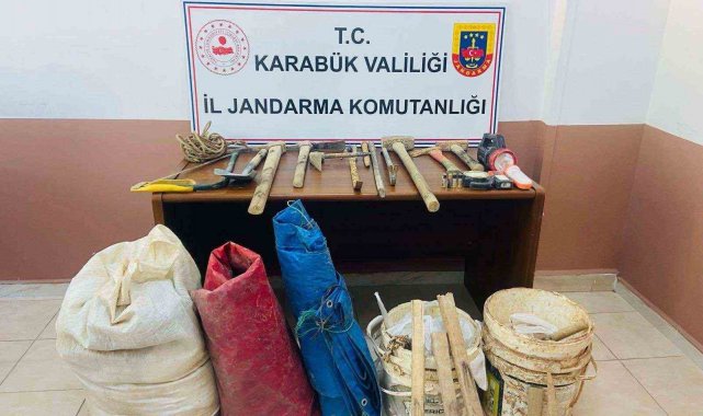 Kaçak kazı yaparken suçüstü yakalandılar