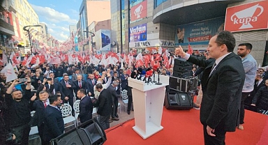 Yeniden Refah Partisi Genel Başkanı Erbakan: