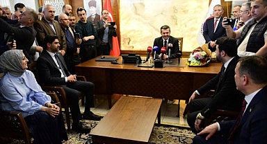 AK Partili belediye başkanının ilk icraatı turnikeleri kaldırmak oldu