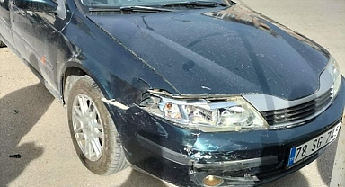 Alkollü motosiklet sürücüsü otomobille çarpıştı: 2 yaralı