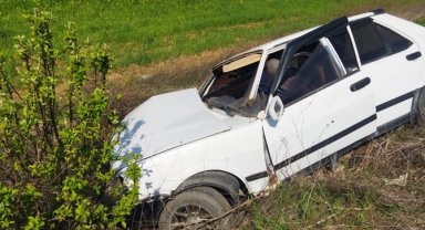 Otomobil yoldan çıktı: 1 kişi yaralandı