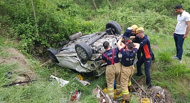Otomobiliyle 70 metreden şarampole uçtu, burnu bile kanamadı