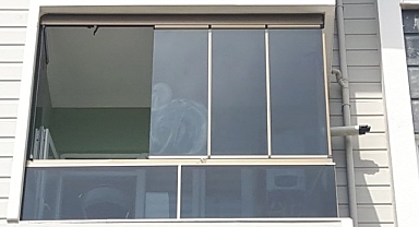 Uzman çavuş cam silerken 3. kattan düştü
