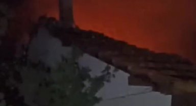 Karabük'te tek katlı ev yandı
