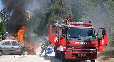 Torununu sınava getirdikten sonra otomobili alev topuna döndü