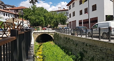 Turizm için açılan Akçasu Deresi yosunla kaplandı