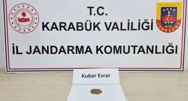 Uyuşturucu poşeti üzerindeki parmak izi zanlıyı yakalattı