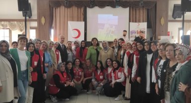 Kızılay Kadınları Merhamet Çınarları