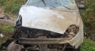 Takla atan otomobilden yaralı kurtuldular; 3 yaralı