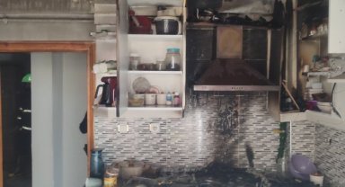 Mutfakta çıkan yangın evi küle çeviriyordu