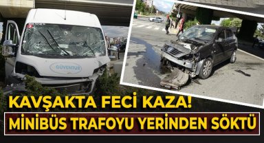 Kavşakta feci kaza! Minibüs trafoyu yerinden söktü